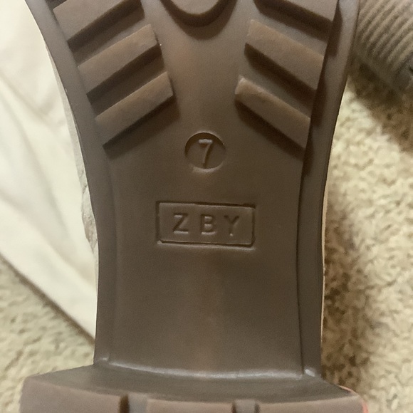 Over the Knee Block Heel Square Toe Side Zipper Faux Suede Boots - Picture 10 of 10